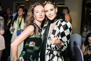 Наталья Чистякова-Ионова и Алена Пенева на вечеринке Cosmopolitan