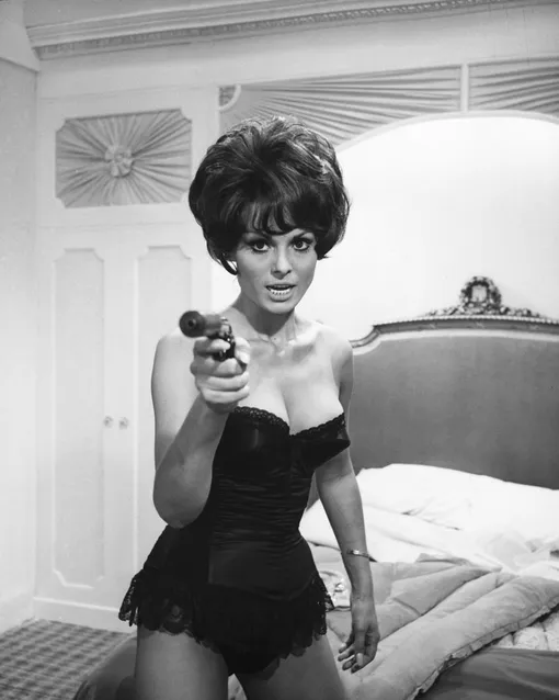 Далия Лави в кинокартине «Шпион с холодным носом», 1966 год