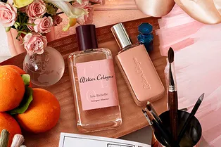 Цветок апельсина и марокканский ирис в новом пудровом аромате Atelier Cologne Iris Rebelle