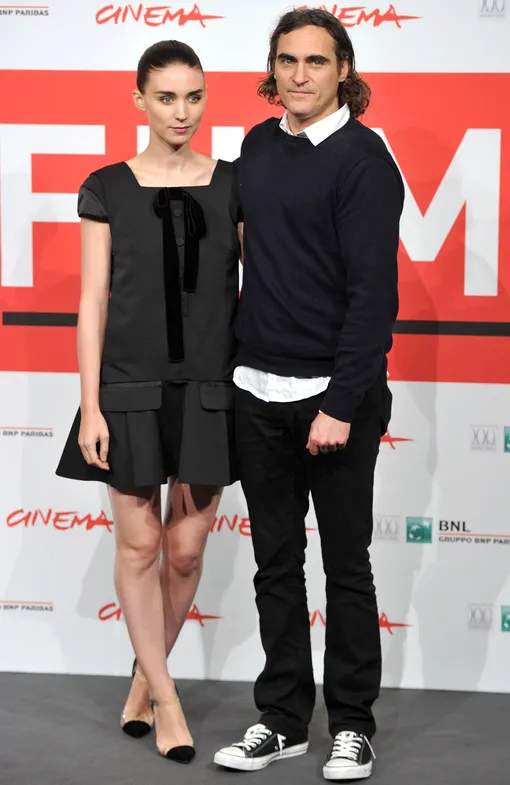 Руни Мара и Хоакин Феникс на фотоколле фильма «Она» в 2013-м