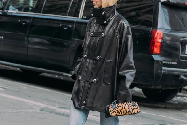 Как преобразить скучный образ при помощи одного акцента