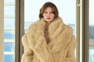 Эта зима будет самой холодной: вот 30+ модных вещей из эко-меха, чтобы не замерзнуть Эта зима будет самой холодной: вот 30+ модных вещей из эко-меха, чтобы не замерзнуть