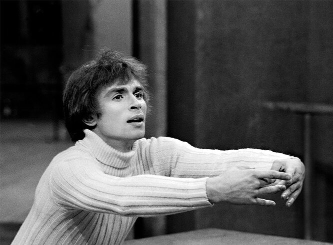 Во время съемок в киноверсии балета «Юноша и смерть» Ролана Пети, 1966 год