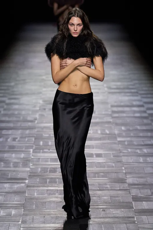 Ann Demeulemeester осень-зима 2023/24 Ann Demeulemeester осень-зима 2023/24