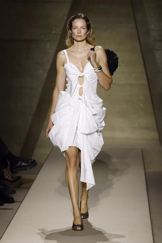 Chloé весна-лето 2026 Chloé весна-лето 2026