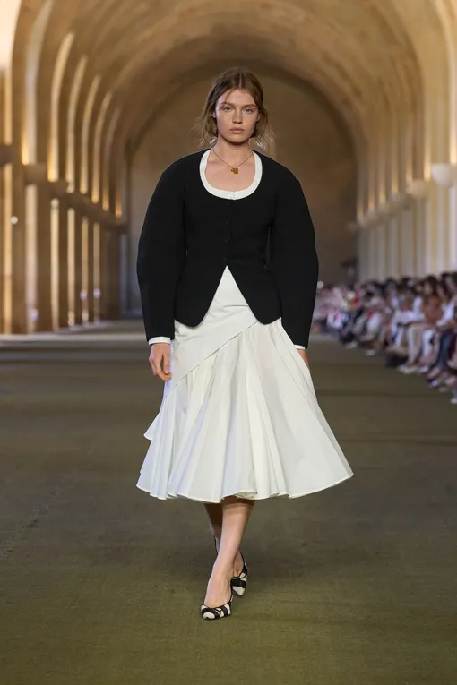 Jacquemus весна-лето 2026 Jacquemus весна-лето 2026