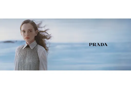 Шира Хаас в рекламной кампании Prada Holiday 2021