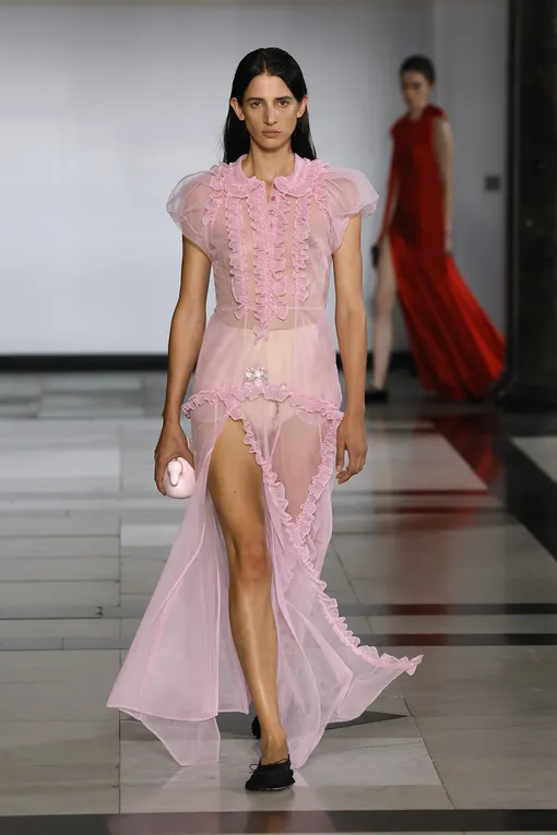 Simone Rocha весна-лето 2025 Simone Rocha весна-лето 2025