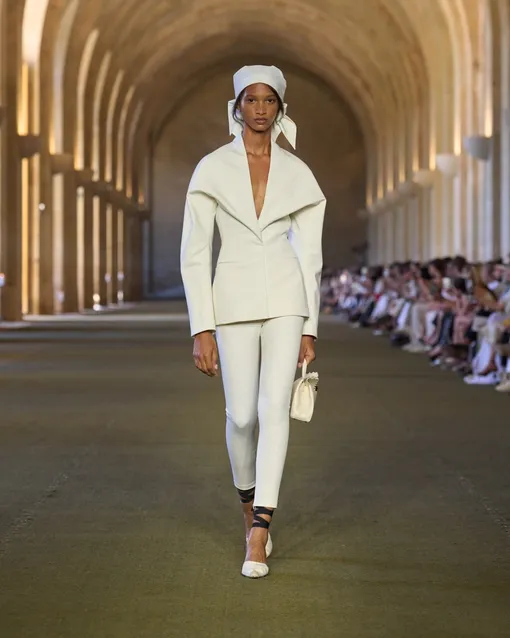 Jacquemus весна-лето 2026 Jacquemus весна-лето 2026