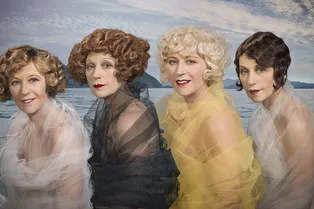 Все, что нужно знать о крупнейшей выставке Синди Шерман в Fondation Louis Vuitton