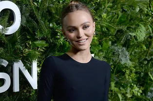 Лили-Роуз Депп и Диана Крюгер на вечеринке Chanel №5