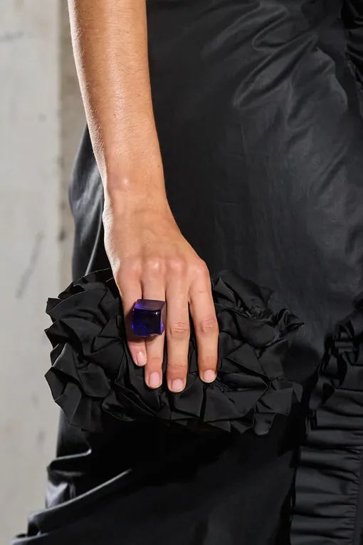 Dries Van Noten весна-лето 2023 Dries Van Noten весна-лето 2023
