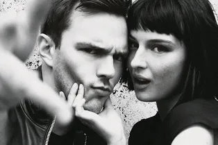 Николас Холт и Аличе Пагани целуются и гуляют по Нью-Йорку в рекламной кампании новых ароматов Emporio Armani