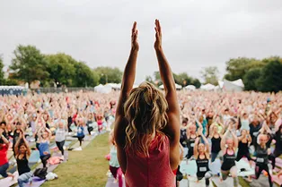 В Москве и Санкт-Петербурге пройдет йога-фестиваль Wanderlust 108