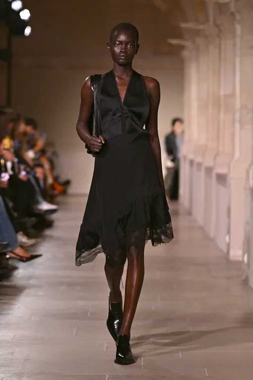 Victoria Beckham весна-лето 2026