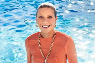 «С Брэдом Питтом я тоже нормально общаюсь»: Гвинет Пэлтроу о дружбе с бывшими, империи Goop и бытовом сексизме