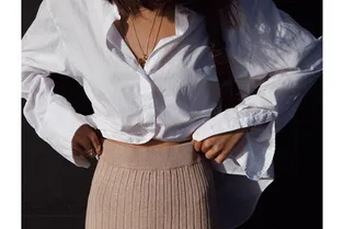 С чем сочетать классическую белую рубашку, чтобы не выглядеть скучно: 5 простых способов