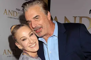 «Она убита горем»: стало известно, что Сара Джессика Паркер на самом деле думает об обвинениях в адрес Криса Нота