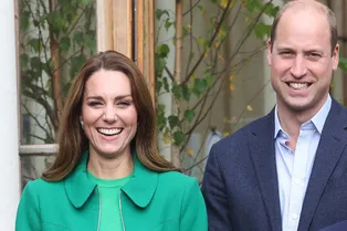 Правильный пример: Кейт Миддлтон в изумрудном пальто из переработанных материалов на мероприятии, посвященном экологии