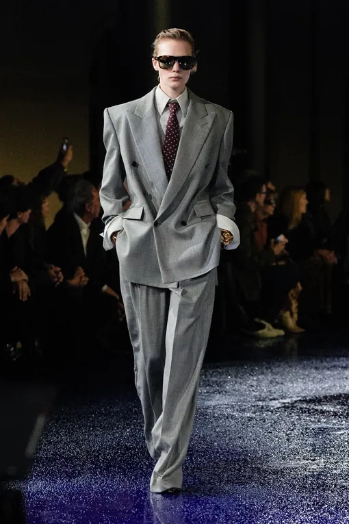 Saint Laurent весна-лето 2025 Saint Laurent весна-лето 2025