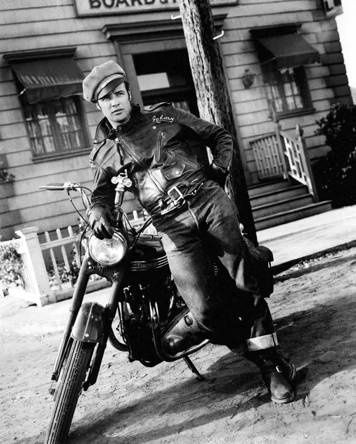 Марлон Брандо в джинсах Levi’s 501 в фильме «Дикарь», 1953 год