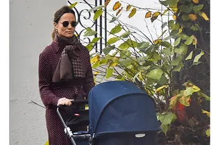 По стопам старшей сестры: Пиппа Миддлтон гуляет в таком же платье, как у Кейт