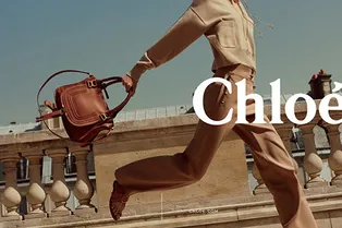 Главные хиты прощальной коллекции Клэр Уэйт Келлер для Chloé в осенней рекламной кампании