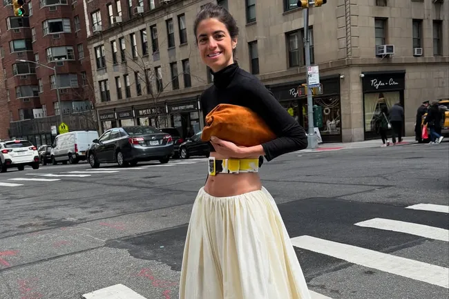 Никто не носит ремень так, как Леандра Медин: 6 идей от модной иконы