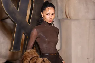 Как одеться в ресторан: 10 идей от гостей показа Saint Laurent