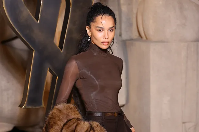 Как одеться в ресторан: 10 идей от гостей показа Saint Laurent