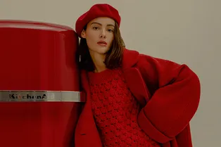 Яркие оверсайз-пальто Mirstores, в которые захочется завернуться как в одеяло