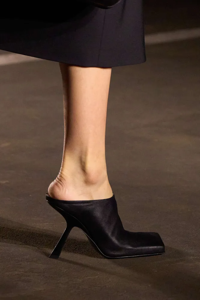 Mugler весна-лето 2026