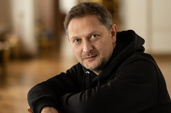 «Не переношу только одной вещи – халтуры»: худрук Театра им. Пушкина Евгений Писарев — о поддержке молодых режиссеров и импровизации на сцене