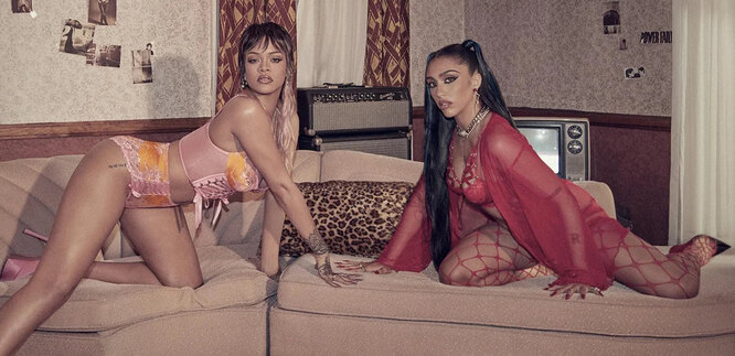 Рианна и Лурдес Леон в рекламной кампании Savage x Fenty Рианна и Лурдес Леон в рекламной кампании Savage x Fenty