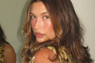 Кусочек лета в сером декабре: как повторить макияж с «запеченными» румянами Кусочек лета в сером декабре: как повторить макияж с «запеченными» румянами