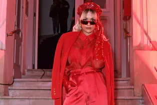 Рита Ора, Каро Даур и Кэролайн Исса на коктейле Escada в Париже