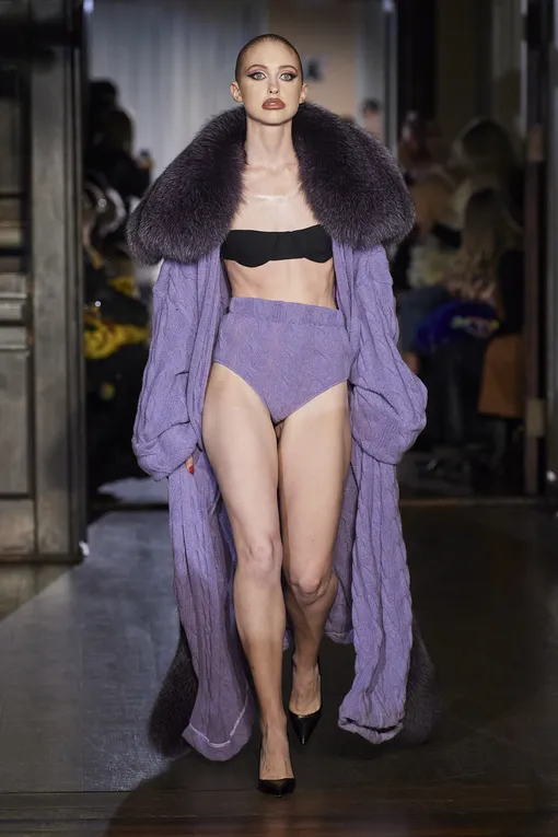 Хлоя Черри на показе LaQuan Smith осень-зима 2022/23