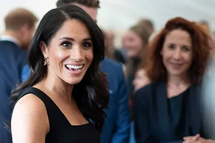 «Гарри предупреждал, что пресса съест меня живьем»: отец Меган Маркл признался во лжи