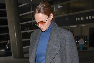 Как одеться в аэропорт, чтобы было и комфортно, и стильно: показывает Стелла МакКартни