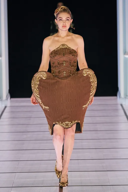 Moschino осень-зима 2022/23