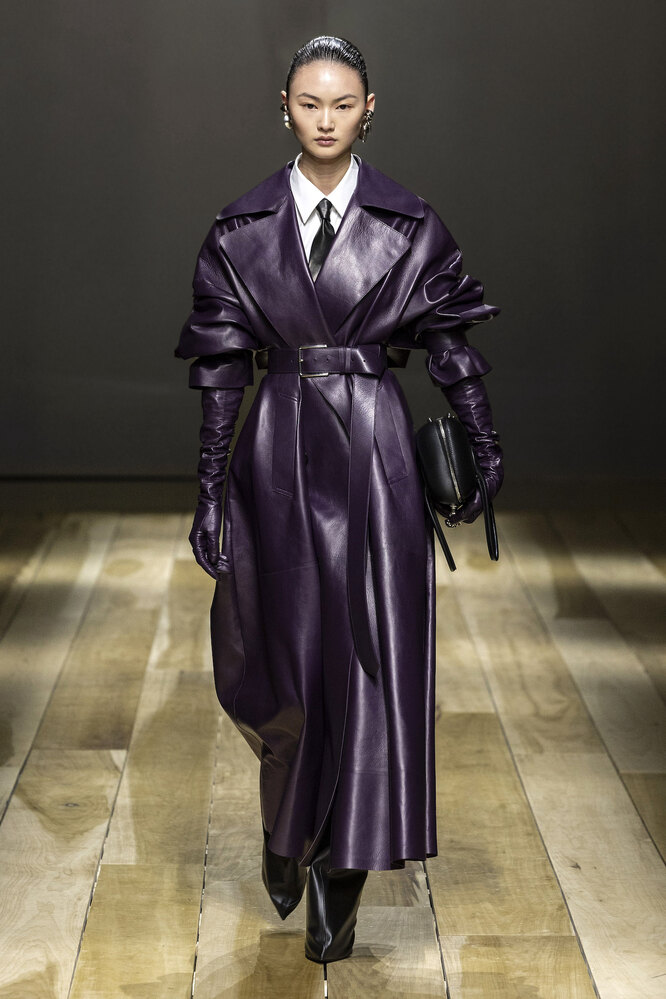 Alexander McQueen осень-зима 2023/24