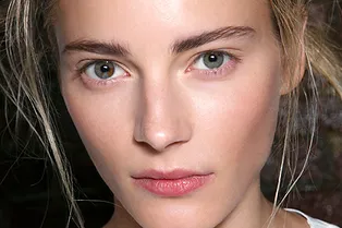 Как добиться эффекта влажной кожи