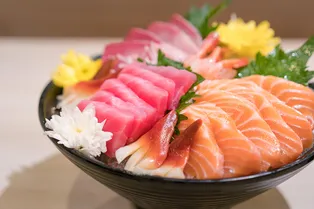 Что полезнее: лосось или тунец