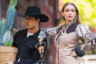 Деним, казаки и клетка: Джиджи Хадид в ковбойском стиле на улицах Нью-Йорка