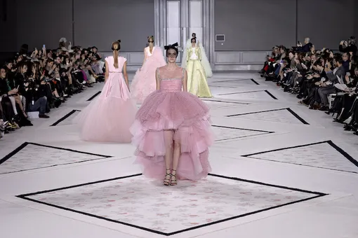 Показ Giambattista Valli Couture, весна-лето 2015