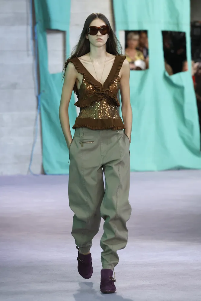 Burberry весна-лето 2025