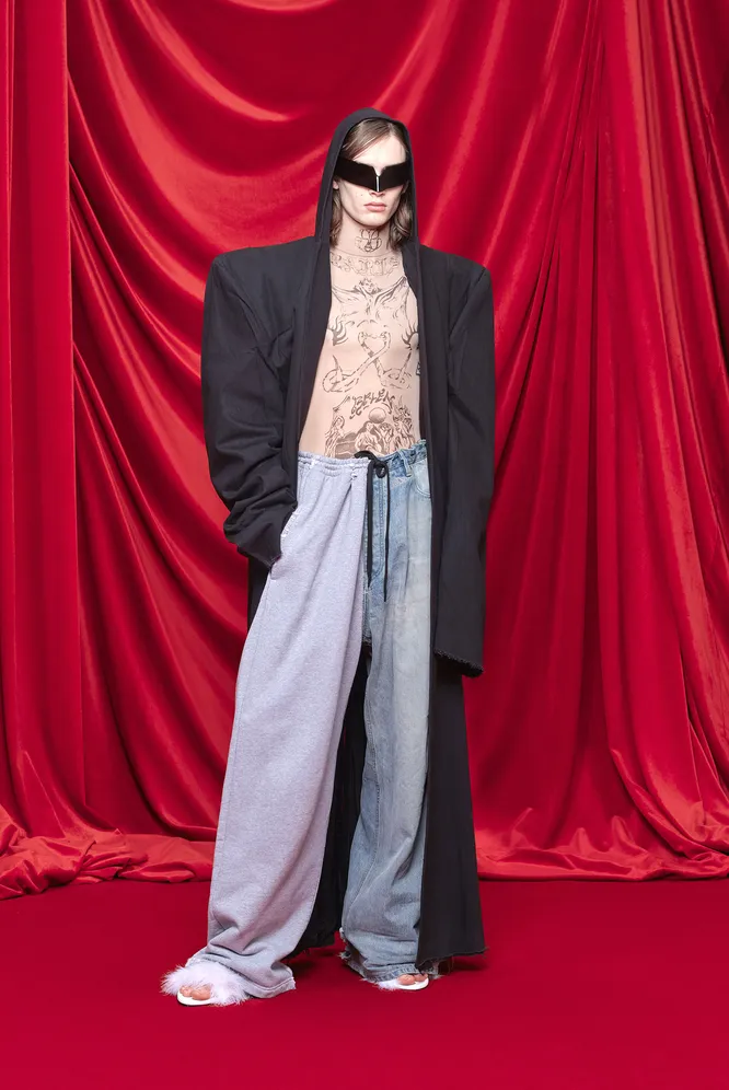 Balenciaga весна-лето 2024 Balenciaga весна-лето 2024