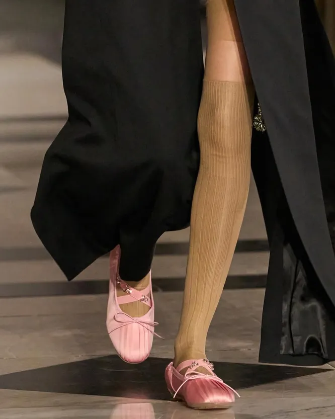 Simone Rocha весна-лето 2025 Simone Rocha весна-лето 2025