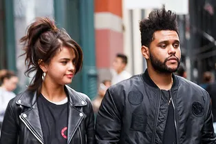 Селена Гомес и The Weeknd подбирают парные образы для свиданий