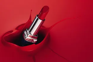 3 необычных способа использовать красную помаду 3 необычных способа использовать красную помаду